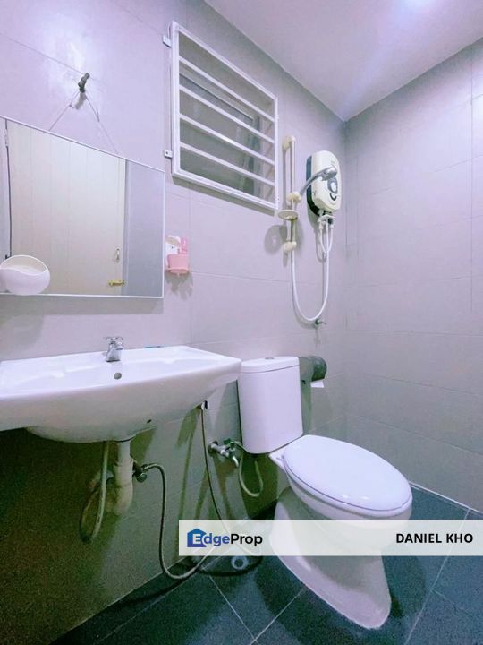 Fully renovated & Ready move in condition 2 storey house in Puchong , Selangor, Puchong