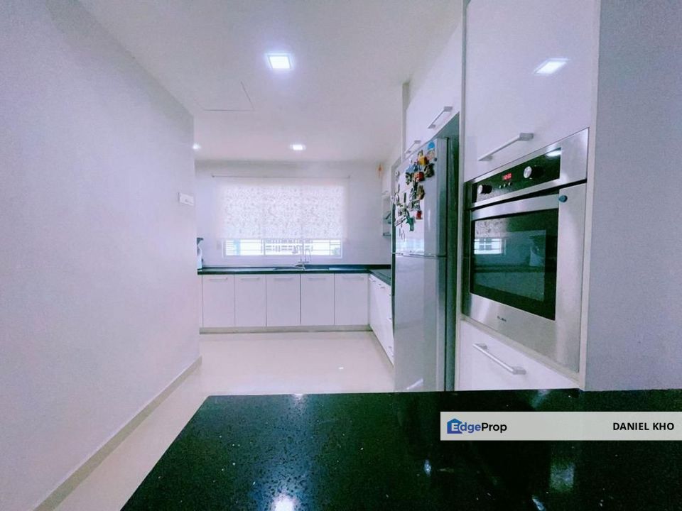 Fully renovated & Ready move in condition 2 storey house in Puchong , Selangor, Puchong
