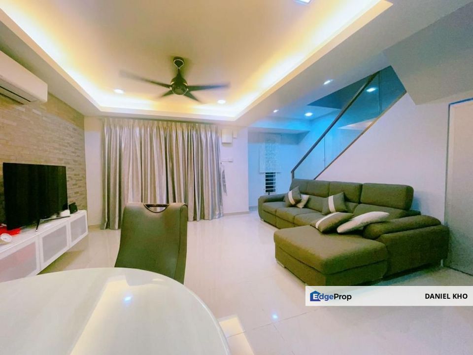 Fully renovated & Ready move in condition 2 storey house in Puchong , Selangor, Puchong