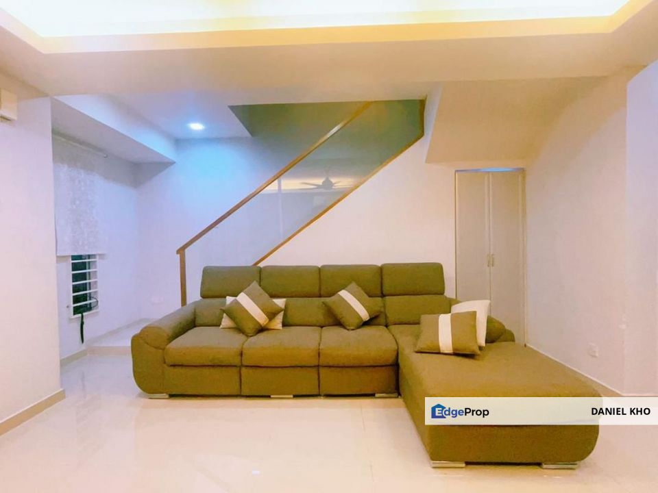 Fully renovated & Ready move in condition 2 storey house in Puchong , Selangor, Puchong