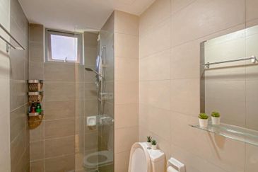 Gravit8 @ Klang South