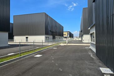 Bandar Bukit Raja i8