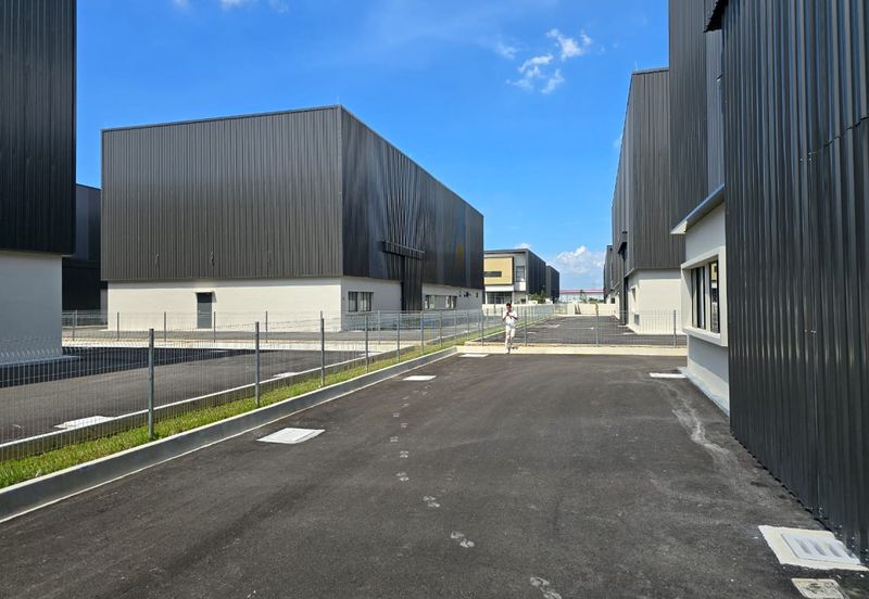 Bandar Bukit Raja i8