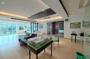 Office Lot @ Bandar Mahkota, Cheras (Partially Furnished)