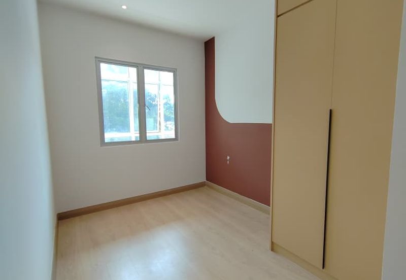 Office Lot @ Bandar Mahkota, Cheras (Partially Furnished)