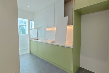 Office Lot @ Bandar Mahkota, Cheras (Partially Furnished)