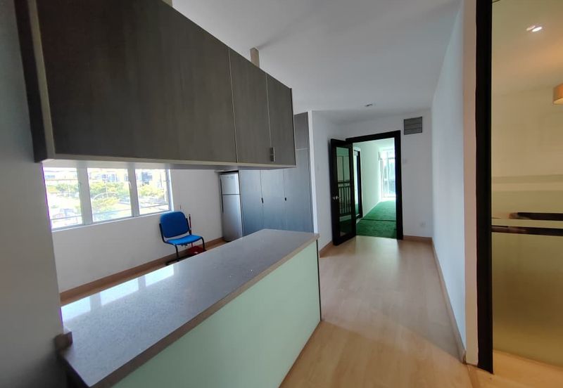 Office Lot @ Bandar Mahkota, Cheras (Partially Furnished)