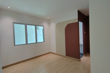 Office Lot @ Bandar Mahkota, Cheras (Partially Furnished)