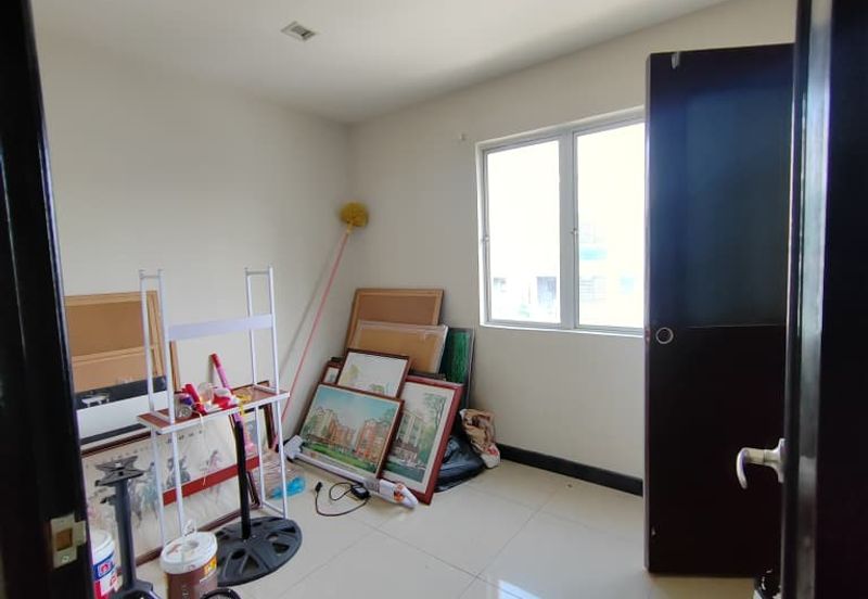 Office Lot @ Bandar Mahkota, Cheras (Partially Furnished)