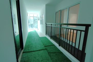 Office Lot @ Bandar Mahkota, Cheras (Partially Furnished)