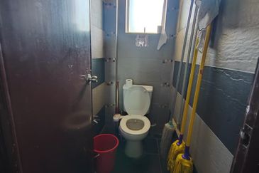 Office Lot @ Bandar Mahkota, Cheras (Partially Furnished)