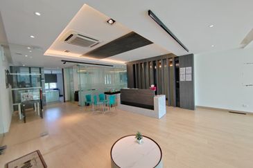 Office Lot @ Bandar Mahkota, Cheras (Partially Furnished)
