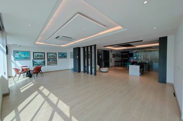 Office Lot @ Bandar Mahkota, Cheras (Partially Furnished)