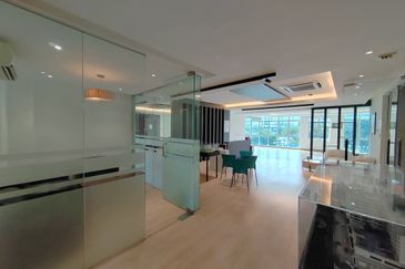 Office Lot @ Bandar Mahkota, Cheras (Partially Furnished)