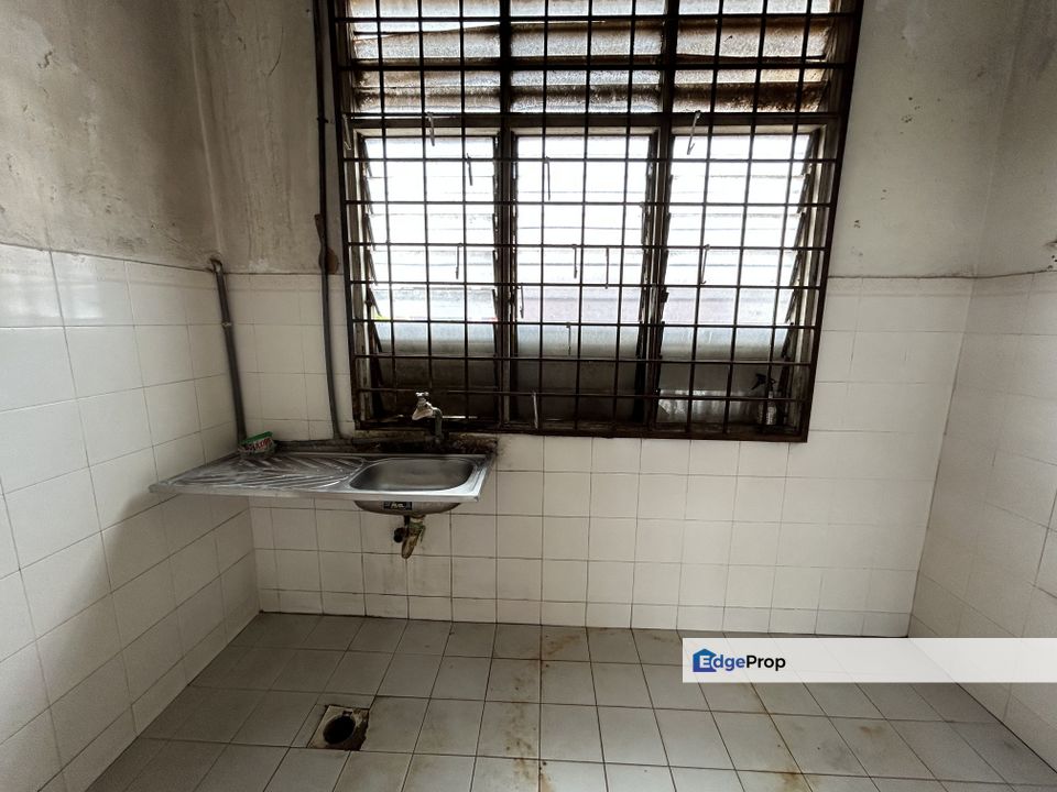 SINGLE STOREY END LOT @ TMN DESARIA NILAI, Negeri Sembilan, Nilai