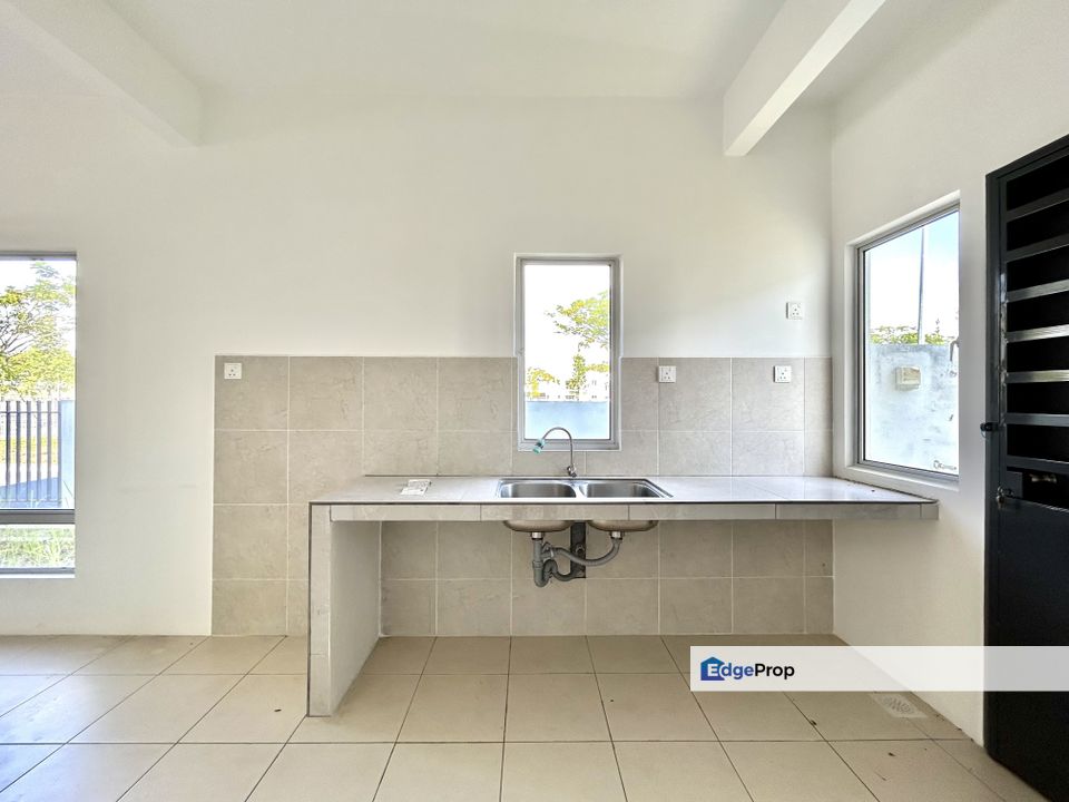 TAMAN IRINGAN BAYU DOUBLE STOREY END LOT FOR SALE, Negeri Sembilan, Seremban