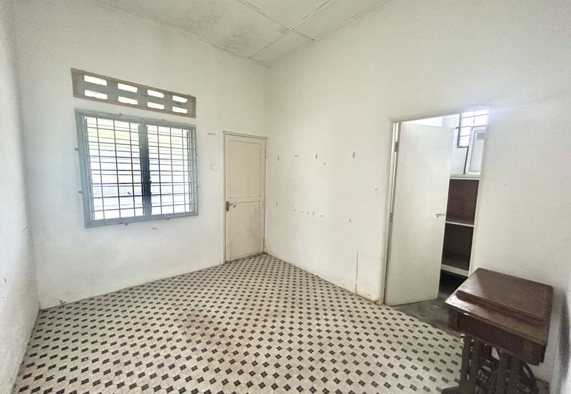 SINGLE STOREY BUNGALOW FOR SALE IN TAMAN GOLF HEIGHT AMPANGAN