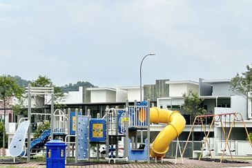 HIJAYU 3A @ BANDAR SRI SENDAYAN