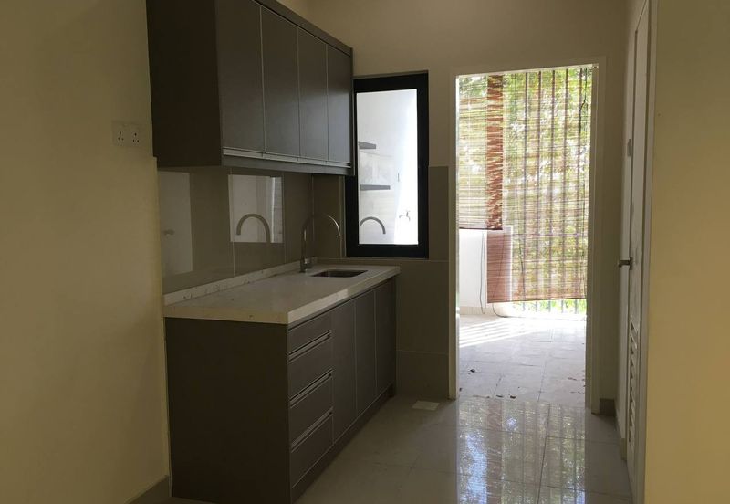 Crescent Park Townvilla