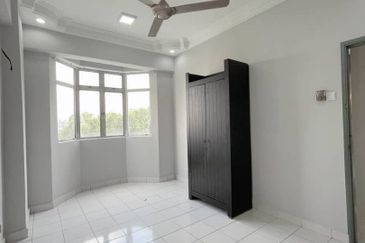 Tasik Heights Apartment