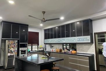 Putra Hill Residency