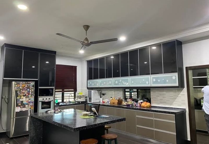 Putra Hill Residency