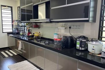 Putra Hill Residency