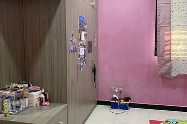 Putra Hill Residency