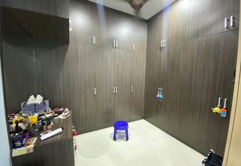 Putra Hill Residency