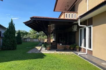 Putra Hill Residency