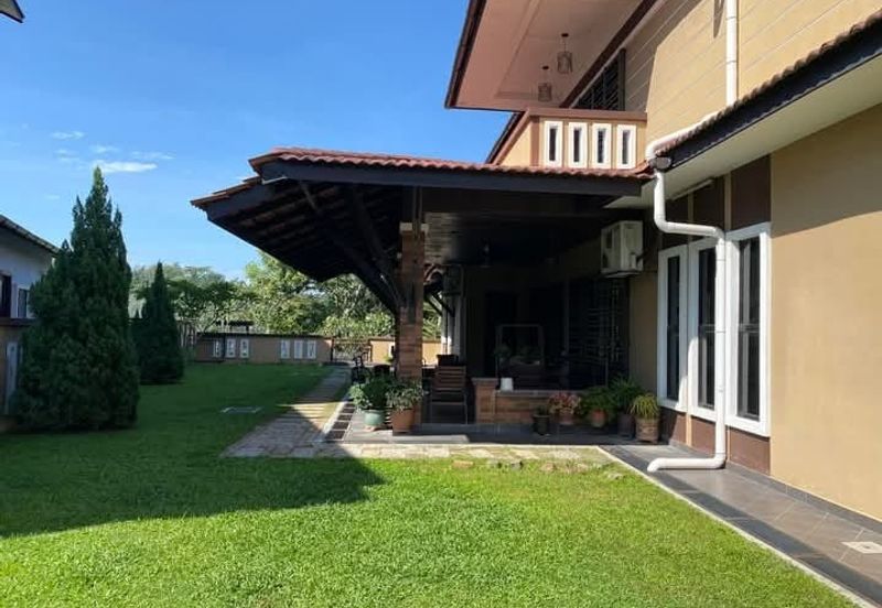 Putra Hill Residency