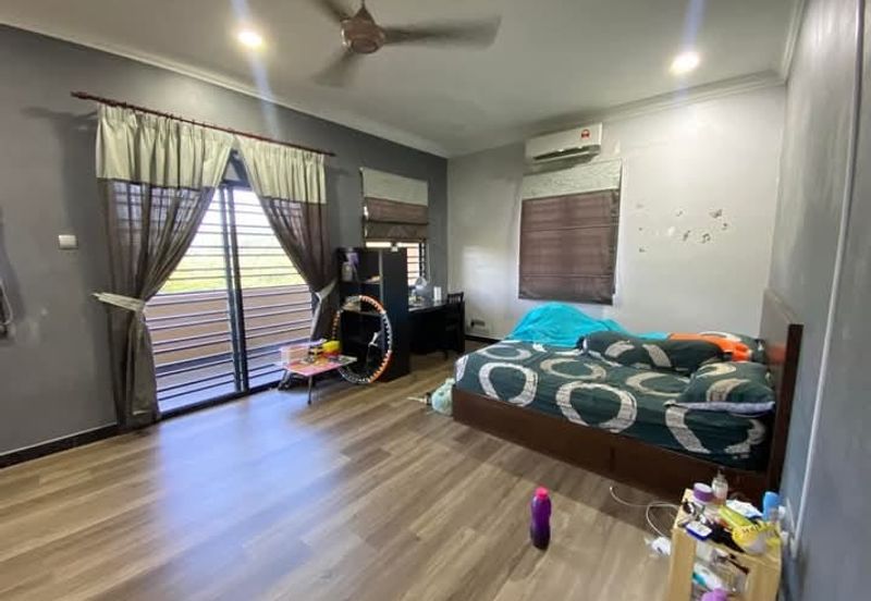 Putra Hill Residency