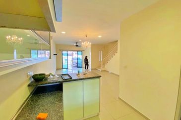 Laman Delfina @ Nilai Impian