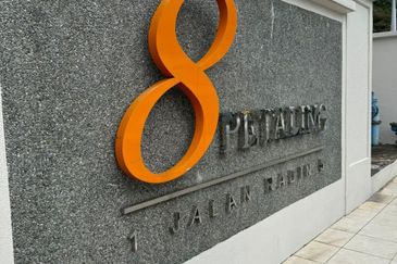 8 Petaling