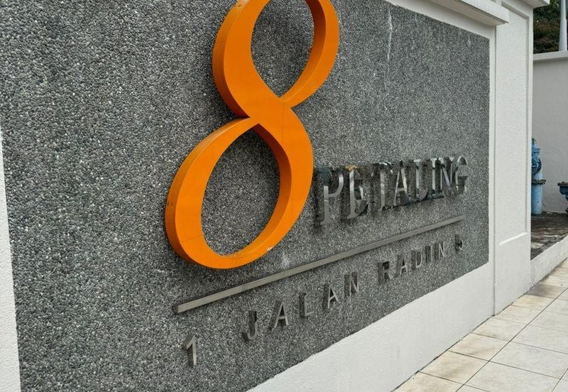 8 Petaling