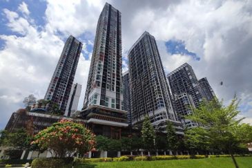 I Residence @ I City