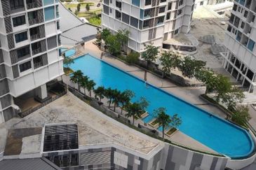 I Residence @ I City