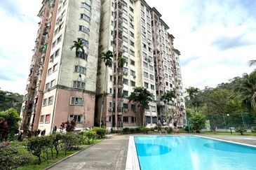 Menara Jade (Jade Tower), Taman Bukit Indah
