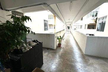 Menara Jade (Jade Tower), Taman Bukit Indah