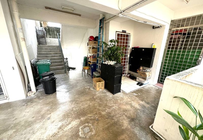 Menara Jade (Jade Tower), Taman Bukit Indah