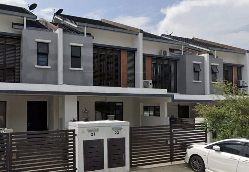 Adenia @ Puncak Bestari 2