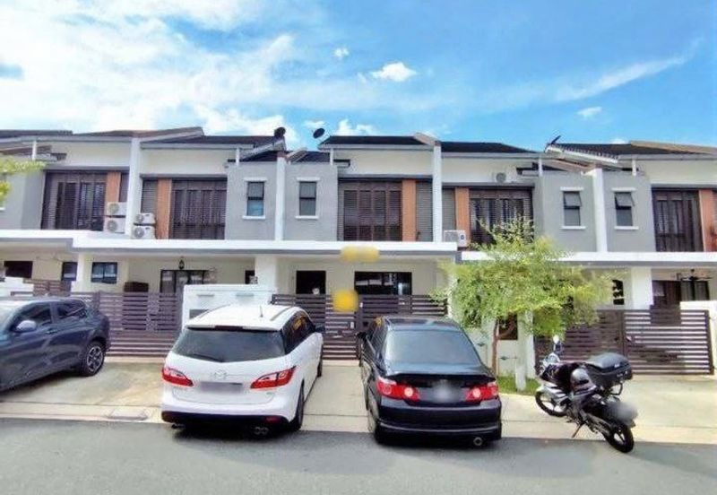 Adenia @ Puncak Bestari 2