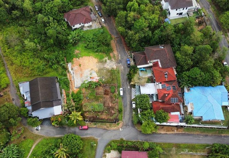 Jalan Kampung Sungai Gahal 