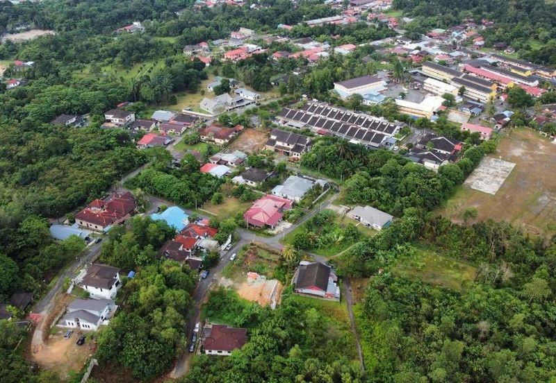 Jalan Kampung Sungai Gahal 