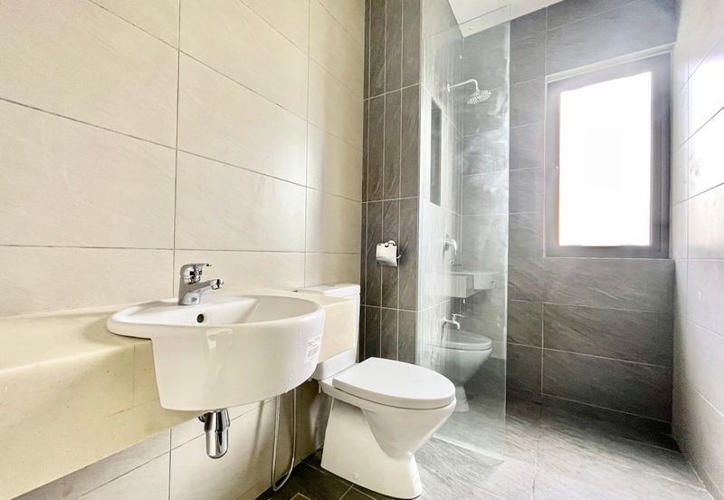 Aura Residence @ Precint 8