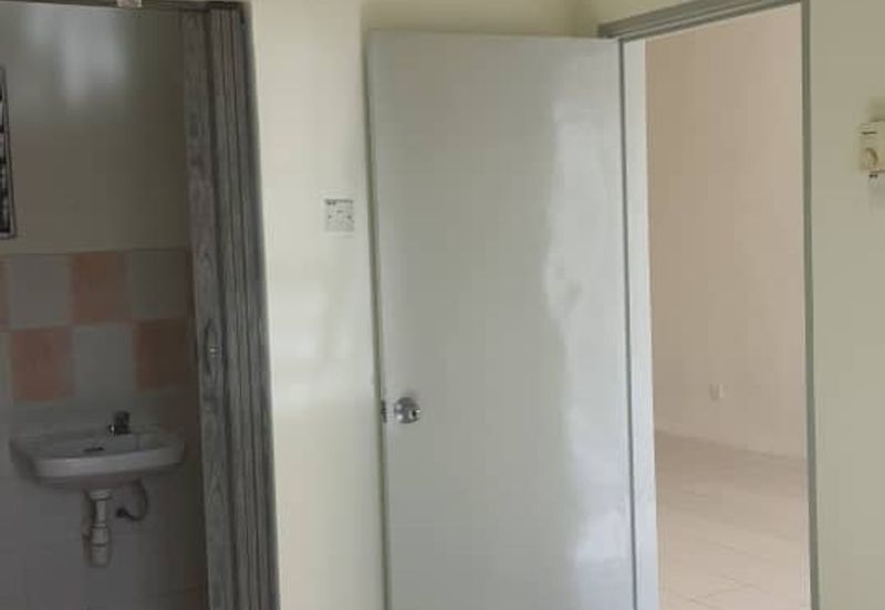 Residensi Bistaria, Ukay Bistari