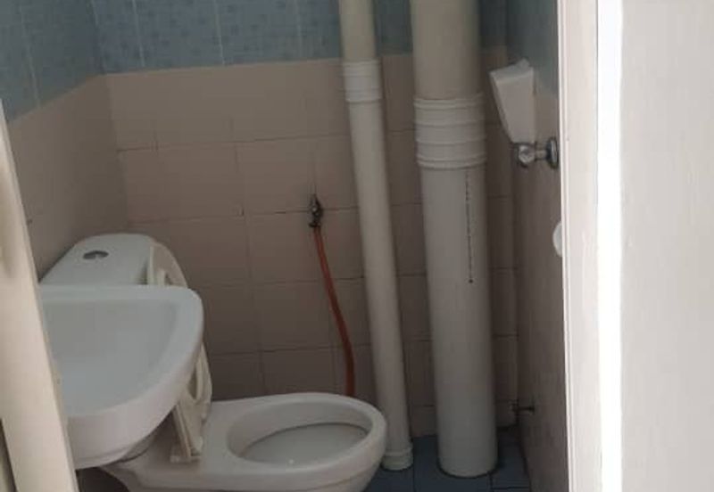 Residensi Bistaria, Ukay Bistari