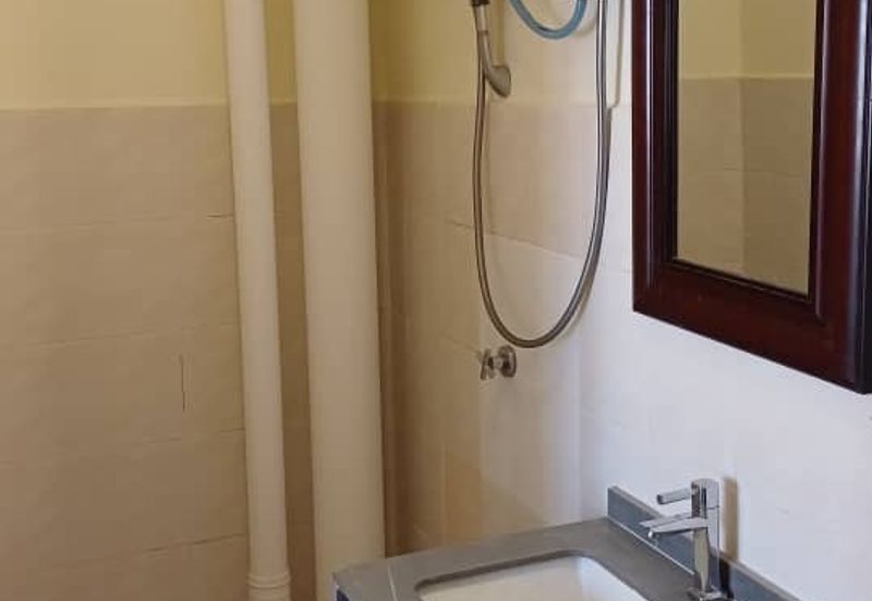 Residensi Bistaria, Ukay Bistari