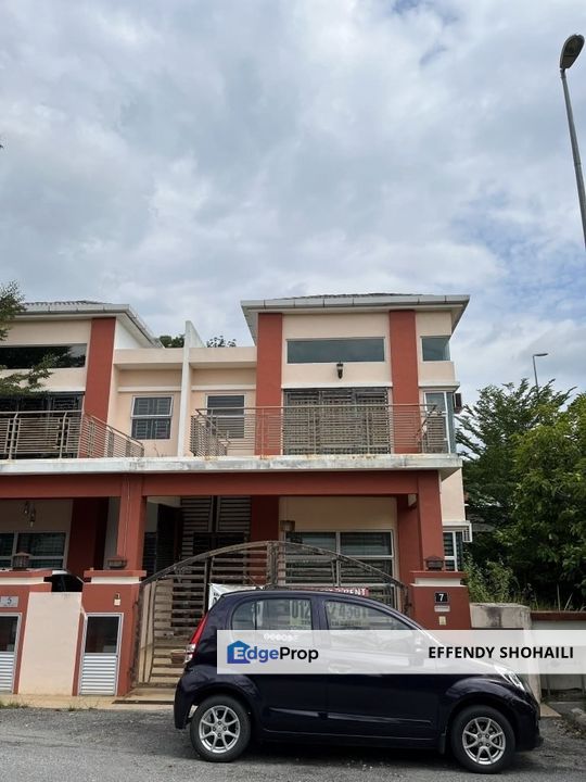 TIARA HEIGHTS SEPANG SEMI D, Selangor, Sepang