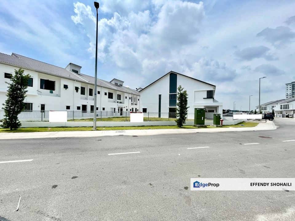 SEJATI LAKESIDE CORNER LOT CYBERJAYA, Selangor, Cyberjaya